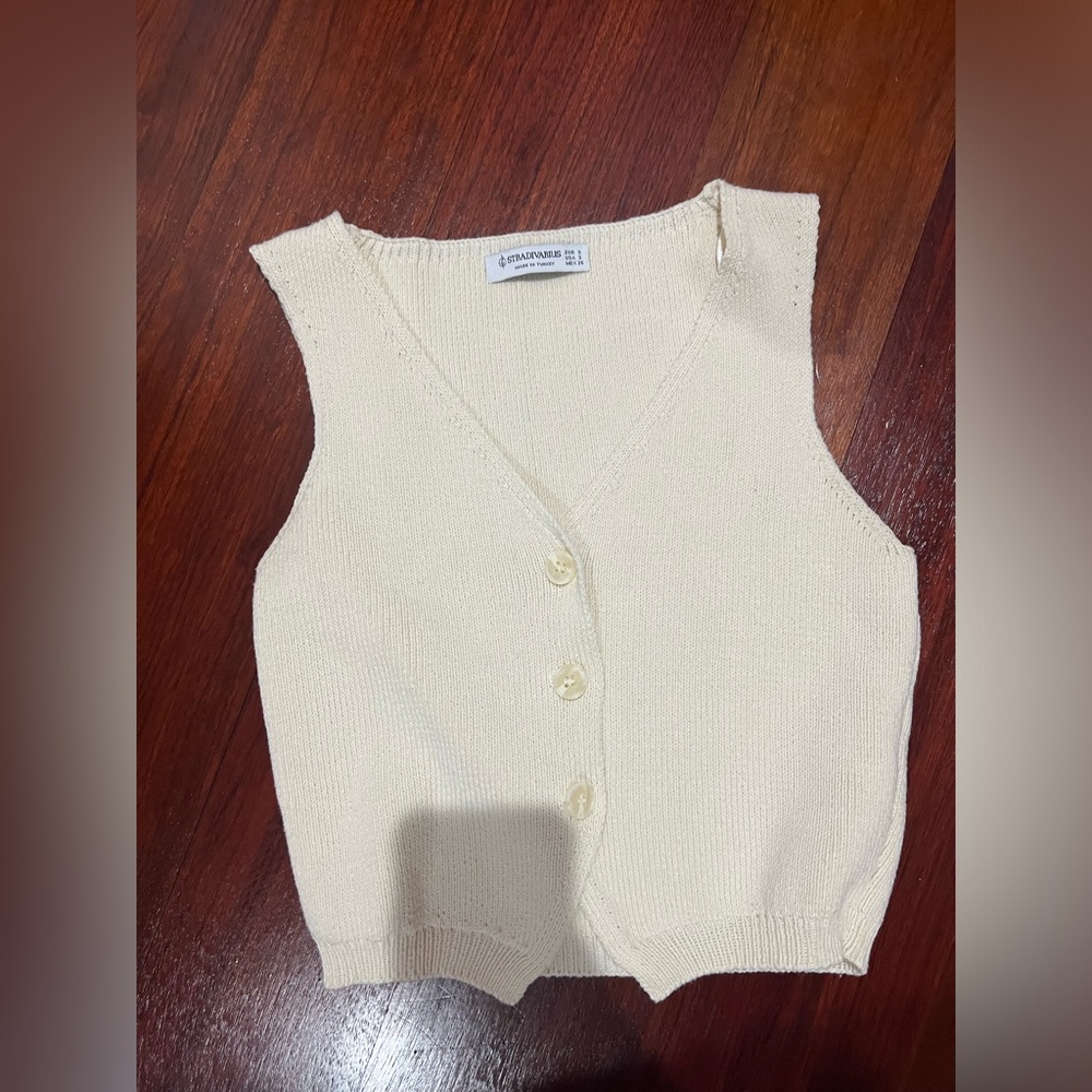 Sweater vest